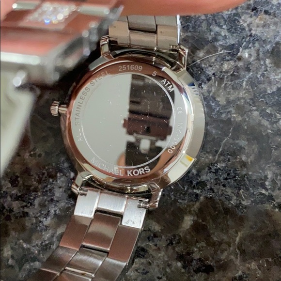 Michael Kors silver watch - Picture 5 of 5
